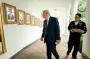 Трамп убрал с "аллеи славы" Белого дома портрет Байдена: что повесили взамен