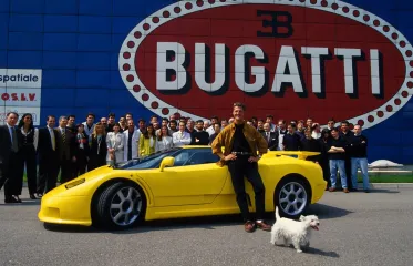 Желтая ракета: в румынской глубинке обнаружили уникальный Bugatti Михаэля Шумахера (видео)
