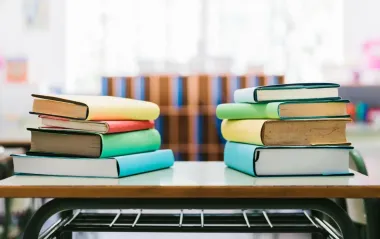 МОН оштрафує видавництва за зрив поставок підручників у школи: що відомо
