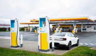 Новая технология Shell позволит заряжать электромобили всего за 10 минут
