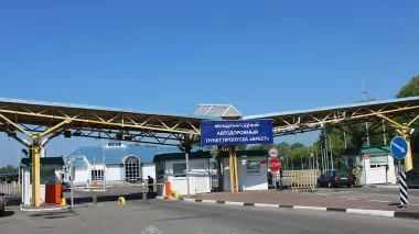 Польща відкрила кордон з Білоруссю: просить своїх громадян негайно повертатись