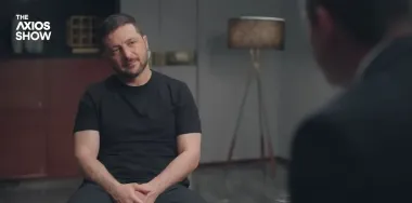 "Они могут пойти на Кремль": Зеленский рассказал, чего боится Путин (видео)