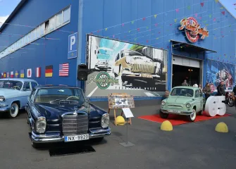 Спорткар ЗАЗ и роскошные Mercedes: какие ретро-авто показали на фестивале Old Car Land (фото)