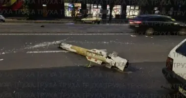 У Києві після нічної атаки на дорогах лежать уламки ракет
