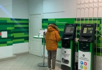 Свої вклади не отримаєте: клієнти ПриватБанку б’ють на сполох через проблеми зі зняттям валюти