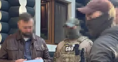 "Легалізував" росіян в РФ: СБУ викрила посадовця МЗС України, який продавав українські паспорти росіянам