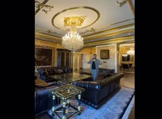 Позавидовал бы даже Пшонка: в Киеве за $3 млн продают "золотую" квартиру (видео)