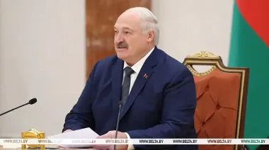 "Чепуха полная": Лукашенко назвал Зеленского своим сыном (видео)