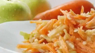 Простой и полезный салат из моркови: лайфгаки, которые сделают его шедевром