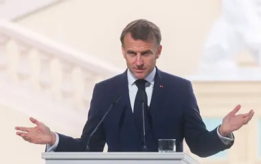 Єврокомісія вмовляє Макрона погодити "репараційний кредит" Україні за рахунок РФ