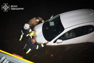 Потоп в Одессе: аномальный ливень унес жизни 9 человек, среди них ребенок (фото, видео)