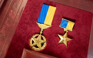 Зеленский присвоил генерал-майору Покладу звание Герой Украины