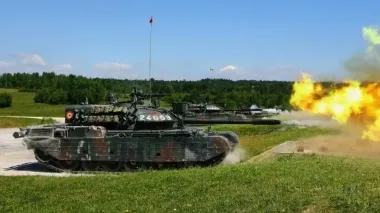 "Круговые" поставки оружия: Украина может получить румынские танки TR-85, но есть нюансы