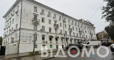 Атака на центр Днепра: поврежденное здание, сотни выбитых окон и изуродованные авто