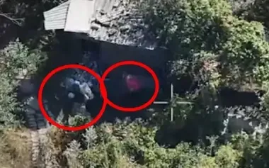 Russian man robbed elderly woman and, while fleeing, revealed hiding place of his accomplices. VIDEO