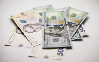 НБУ підвищує курс долара другий день поспіль