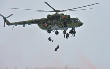 Россияне пожаловались на удар FPV по вертолету Ми-8: какие детали гибели десанта (видео)