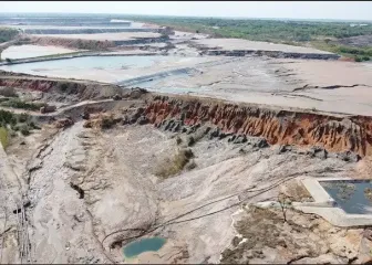 Реки разъедают плоть: токсины отравили воду и уничтожили все живое