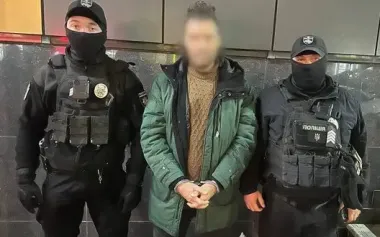 Mercedes driver who beat cyclist unconscious in Kyiv re-arrested: he was served with new charges. PHOTO