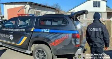 На Хмельниччині чоловік убив колишню тещу та закопав тіло у дворі – вирок суду