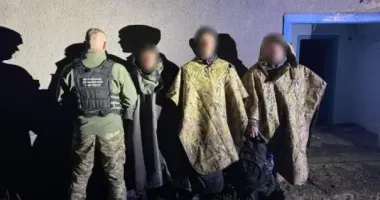 "Плащі-невидимки" не допомогли: на Буковині затримали чоловіків, які намагалися перейти кордон до Молдови