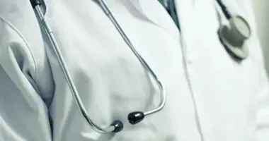 В больницах Запорожья борются за жизнь раненых во время вражеских ударов