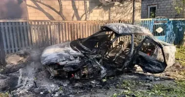 Росіяни вдарили ФАБами та FPV-дронами по Запорізькому району: виникла пожежа, є поранені