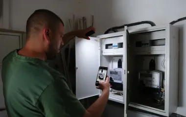 Деяким українцям компенсують витрати на світло: хто і як може отримати гроші