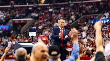 "Тысяча Трампа": президент США обещает раздать американцам до $1 000 и более
