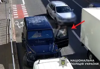 Водитель Mercedes на Подоле избил велосипедиста: громкий скандал получил неожиданное продолжение