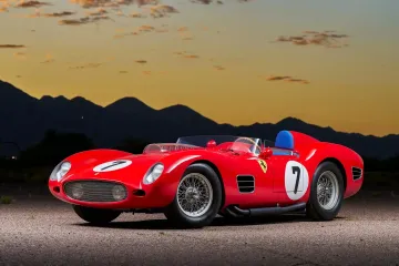 Поддельный Ferrari продали на аукционе по цене двух настоящих суперкаров (фото)