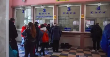 Удар РФ по вокзалу у Шостці: "Укрзалізниця" скасувала низку рейсів: список