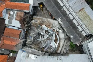 Через обвал школи загинуло багато учнів, десятки - зникли безвісти: деталі трагедії