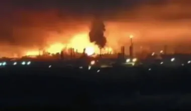 Масштабный пожар на российском НПЗ: в Нижегородской области дроны атаковали завод «Лукойла»