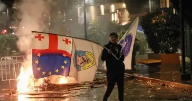 Президент Грузии Кавелашвили обещает ответственность за попытку штурма дворца оппозицией