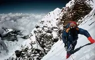 На Евересті застрягли близько тисячі туристів