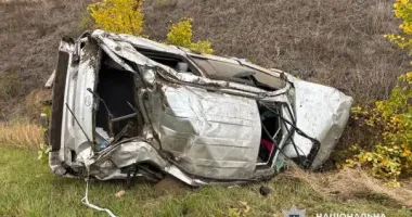 На Полтавщине Toyota вылетела в кювет и перевернулась: погибла 21-летняя киевлянка