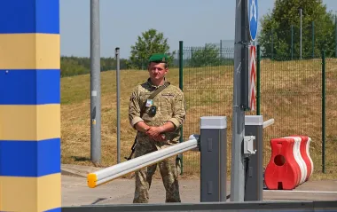 Затори на кордоні? Українців попередили про ремонт дороги біля популярного пункту пропуску