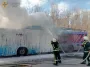 Під ранкову атаку ворога у Сумах також потрапив тролейбус: є поранені