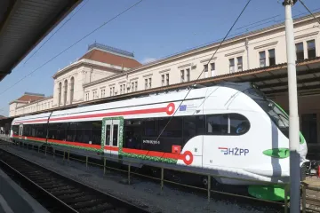 Заряжается за 30 минут, чтобы проехать 200 км: в Европе запустили поезд на аккумуляторах