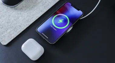 "С батареей все плохо:" что случилось с iPhone через 2 года зарядки по советам Apple