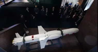 В Украине появился "Пузатый Нептун": новую версию ракеты Р-360 показали союзникам НАТО (фото)