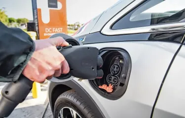 Продажи электромобилей в Украине установили новый рекорд: самые популярные модели (фото)
