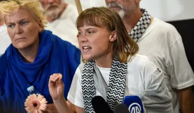 Грета Тунберг рассказала о "страданиях" палестинцев, показав заложника из Израиля
