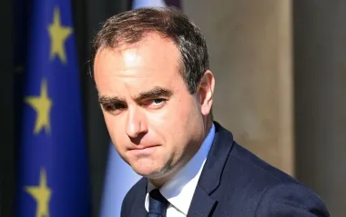 У Франції політична криза: прем'єр сподівається врятувати бюджет та стабілізувати ситуацію