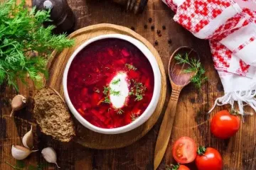 Британець у TikTok розповів, чому борщ дуже "небезпечна" страва