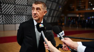Бабиш не против поставлять чешское оружие Украине, но не за счет бюджета