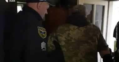На Львівщині 45-річний військовий прийшов до магазину з гранатою
