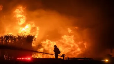 У Волгоградській області РФ горить газопереробний завод після атаки безпілотників