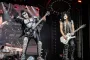 Потерял сознание за рулем: фронтмен группы Kiss попал в ДТП